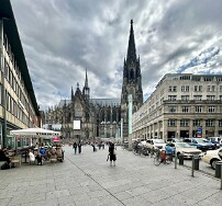Fluss-Kreuz-Schiff-Fahrt 1 Anreise nach Köln